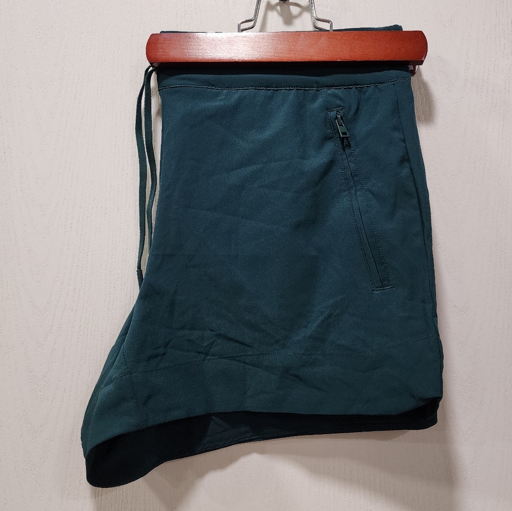 NWOT 90 DEGREE BY REFLEX - ATHLETIC SHORTS